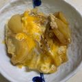クック茶々茶's cooksnap of when they made 母の味真似てジャガイモとタマネギの卵とじ.