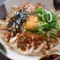 綺ママ's cooksnap of when they made 納豆釜玉桃ラーうどん.