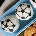 tsukimi3's cooksnap of when they made サッカーボールのキャラ弁(学童弁当).
