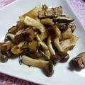 ＴＯＭＯＷＡＴ's cooksnap of when they made 唐辛子醤油deきのこ炒め.