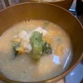 toshio39's cooksnap of when they made ブロッコリーと落とし卵の味噌汁.