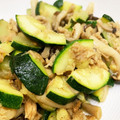 ふぅ〜さん's cooksnap of when they made 簡単！きのことズッキーニのツナ炒め.