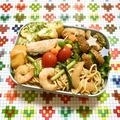 komutatata's cooksnap of when they made お弁当に彩りプラス・肉団子ときゅうり.