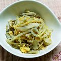 ゆきらっくま's cooksnap of when they made ノンオイルでヘルシー☆舞茸白滝の卵炒め.