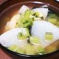 ステマム子♡♡'s cooksnap of when they made かぶとかぶの葉のみそ汁.