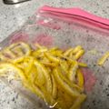 ごめっきー's cooksnap of when they made 冷凍保存で作り置き！柚子の皮の細切り。.