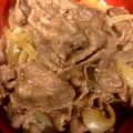 momomo888's cooksnap of when they made 吉野家やすき屋に負けない簡単牛丼！.