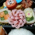 よぉぎゅると's cooksnap of when they made 【簡単】キャラ弁 おかず 花ハム③.