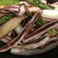 にのじゃー's cooksnap of when they made イカの下足のアスパラと長ネギ炒め.