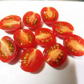 けんけん1016's cooksnap of when they made 柔らかミニトマトの切り方♪.