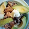 ゴロtaroo's cooksnap of when they made アボカドときのこのバター醤油.
