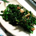 くっくペタ's cooksnap of when they made ケールのにんにくベーコン炒め.