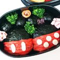 yuzumii's cooksnap of when they made 簡単キャラ弁☆ミッキー&ミニーおにぎり♪.