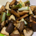 しょっぴー's cooksnap of when they made ズボラ美味しい椎茸とネギの煮浸し風.