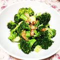 クックE662AA☆'s cooksnap of when they made 香ばしいブロッコリとベーコンの大蒜炒め.