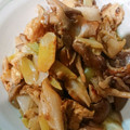 ＭＩ−ＳＡＮ's cooksnap of when they made 舞茸と長ネギのオイマヨ炒め.