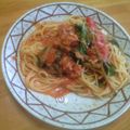 salymama's cooksnap of when they made ツナとたっぷりタマネギのトマトパスタ.