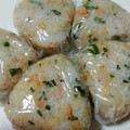 Jorie's cooksnap of when they made お弁当にも！【鮭と大葉の揚げ玉おにぎり】.
