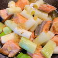 pika3's cooksnap of when they made 簡単♪甘塩鮭と長葱のレンジ蒸し.