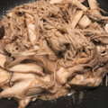 2483's cooksnap of when they made 簡単☆しめじとえのきのマヨバター醤油炒め.