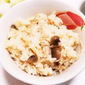 亜矢佳's cooksnap of when they made 誰でも簡単しめじとえのきの炊き込みごはん.