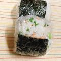ゆうっちママ's cooksnap of when they made お弁当にも♡鮭と枝豆のおにぎり.