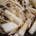 クックOE3YFA☆'s cooksnap of when they made 長いもときのこのバターしょうゆ炒め.