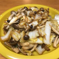 k＊sakana's cooksnap of when they made 簡単☆白菜としめじの生姜醤油炒め.
