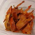 あしたのよもぎ's cooksnap of when they made 捨てないで！柿の皮チップス.