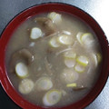 ガンバる梅子's cooksnap of when they made 舞茸ととろろの味噌汁.