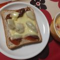 よちりん's cooksnap of when they made ハマるおいしさ☆干し柿チーズトースト.