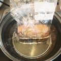 クックEX5XER☆'s cooksnap of when they made 簡単★うまうまジューシー!鳥もものハム♪.