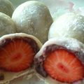 Butaneco's cooksnap of when they made レンジｄｅモチっと☆いちご大福.