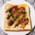 SUNMOONMOM's cooksnap of when they made お好み焼き風くり抜きトースト♬.
