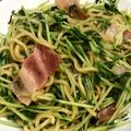 かつぞう☆'s cooksnap of when they made ５分で完成！豆苗＆ベーコンDE焼きそば♪.