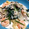 てぃみぃ☆新婚飯's cooksnap of when they made 簡単ランチ☆海老アスパラのクリームパスタ.