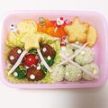 naomi777's cooksnap of when they made クリスマスキャラ弁 ツリーおにぎり弁当♡.
