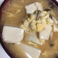 ムーヒツジ's cooksnap of when they made しめじと豆腐と卵の味噌汁.