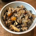 Hanachan13's cooksnap of when they made ☆簡単☆しめじとひじきの炊き込みご飯.