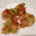熱いお湯's cooksnap of when they made 蓮根と山芋と枝豆の落とし揚げ.
