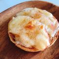 茶ﾊﾟ's cooksnap of when they made りんごとチーズのホットマフィン.