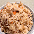 朔蔵Kitchen's cooksnap of when they made きのこの炊き込みごはん.