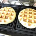 森くまママ's cooksnap of when they made ワッフルメーカーで、カレーまんとピザまん.