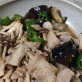 ちびっことんとん's cooksnap of when they made 豚とピーマンときのこの味噌炒め.