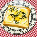 tokotann's cooksnap of when they made ゆで卵と大葉のピザトースト.
