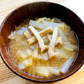 azbjbn's cooksnap of when they made ちょっとハマる＊白菜のお味噌汁＊.
