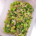 hitomi♪＊'s cooksnap of when they made しらすと大根茎にんにく醤油炒め.