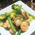 虹色♪︎ちゅーりっぷ's cooksnap of when they made 海老とホタテのガーリックバター醤油炒め.