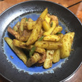 ともさと8888's cooksnap of when they made じゃがいもとウインナーのカレー炒め.