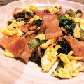 うさうさぼん2's cooksnap of when they made 舞茸 卵 青梗菜のオイスターソース炒め☆.